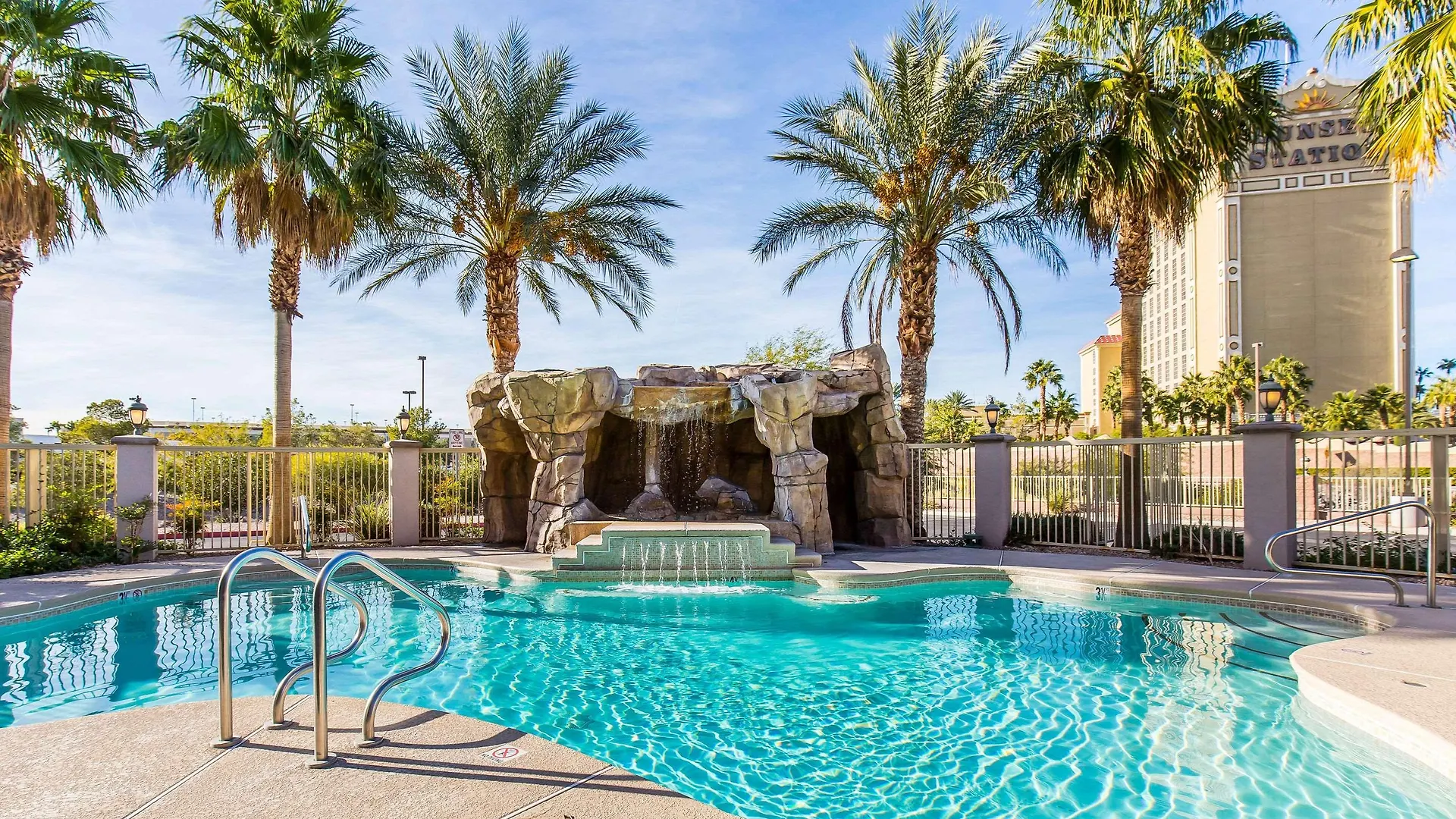 Comfort Inn & Suites Henderson - Las Vegas Hotel