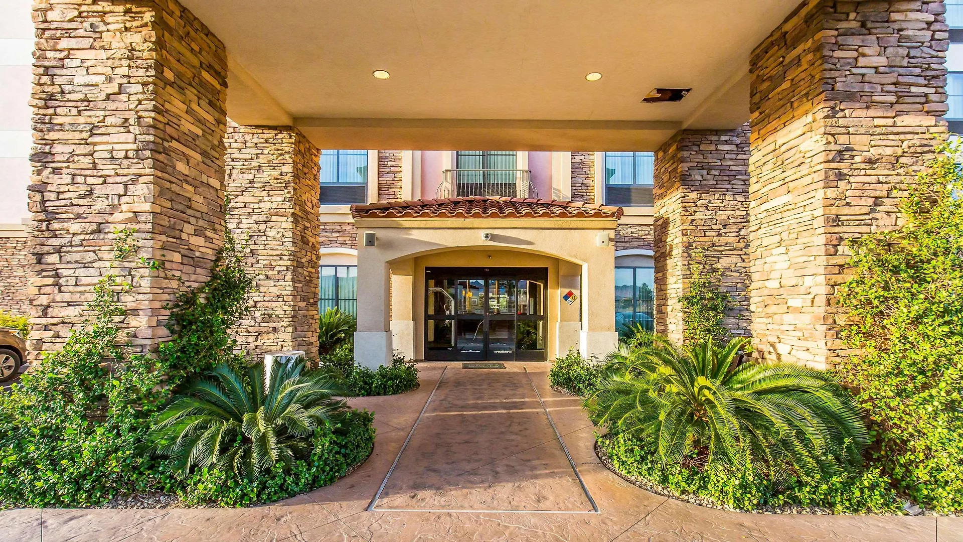 Comfort Inn & Suites Henderson - Las Vegas Hotel