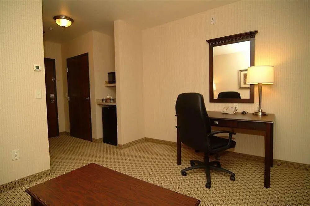 Comfort Inn & Suites Henderson - Las Vegas Hotel